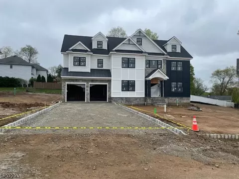 4 Irene Ct, Whippany, NJ 07981