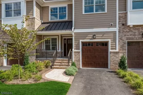 12 Dirlam Dr, Florham Park, NJ 07932