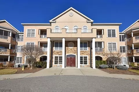 1111 Hamilton Dr #1111, Rockaway, NJ 07866