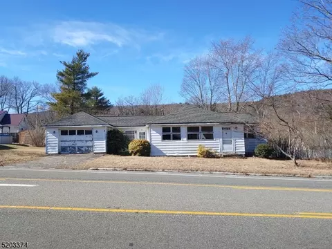 1543 Union Valley Rd, West Milford, NJ 07480