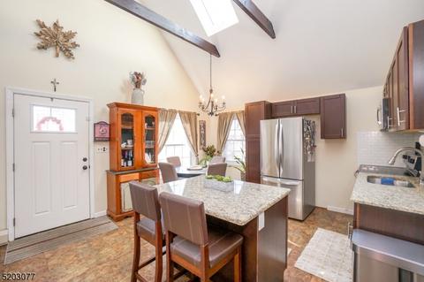 45 Orchard Dr, Vernon, NJ 07462