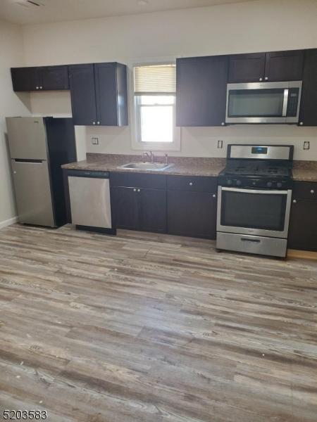 156 S 9th St, Newark, NJ 07107