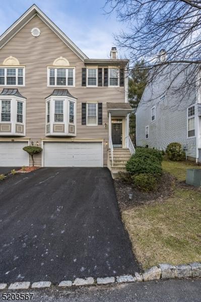 206 Warbler Dr, Wayne, NJ 07470 photo 1
