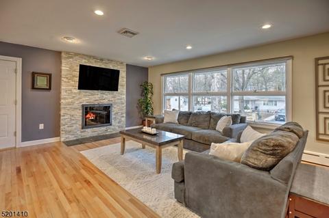 20 Claredon Ter, Dover, NJ 07801 photo 5