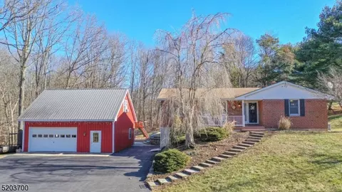 130 Dawn Rd, Milford, NJ 08848