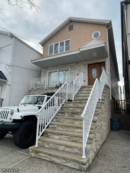 16 Napoleon St, Newark, NJ 07105
