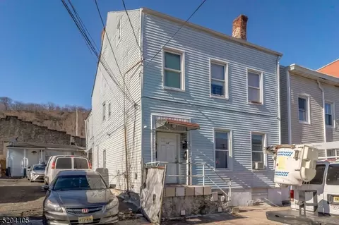 12 Chadwick St #4, Paterson, NJ 07503