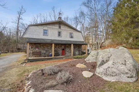 3 Newton Ave, Stanhope, NJ 07874