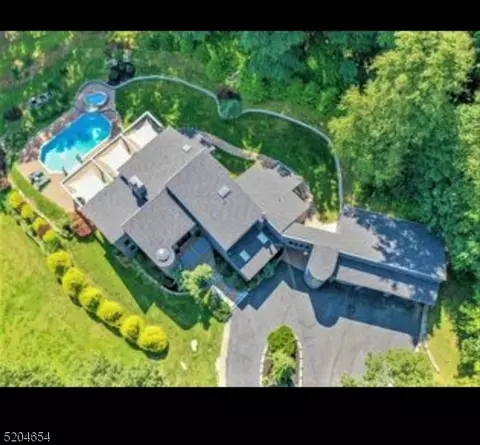 16 Perona Rd, Byram Township, NJ 07821