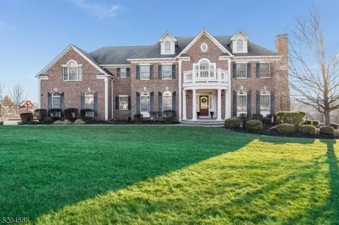 1 Glencree Ln, Lebanon, NJ 08833