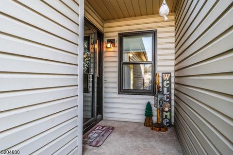 508 Cypress Ct, Flemington, NJ 08822