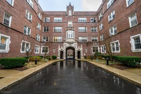 133 Summit Ave, Summit, NJ 07901