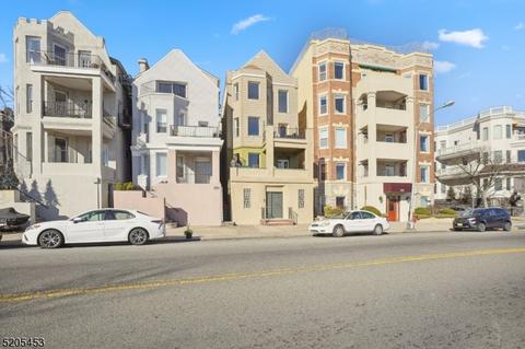 939 Boulevard E, Weehawken, NJ 07086