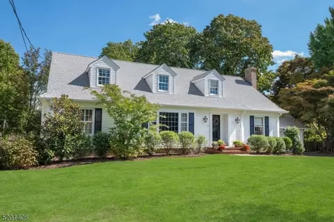 2 Linda Ln, Summit, NJ 07901