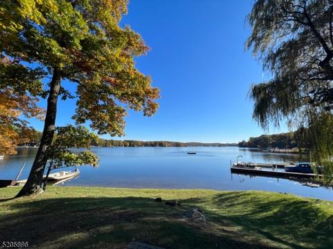10 Neosha Rd, Vernon Twp, NJ 07422