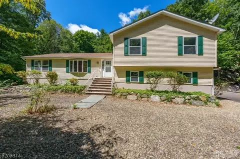 1 Logan Ln, Sussex, NJ 07461