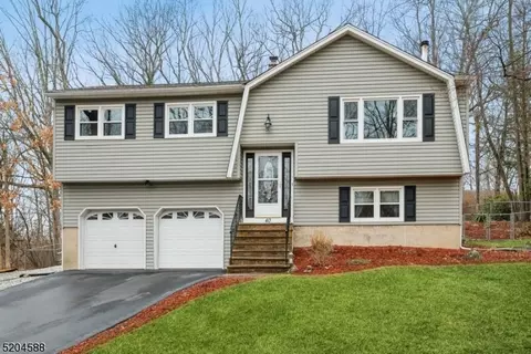 40 Lockwood Ave, Byram Twp, NJ 07874