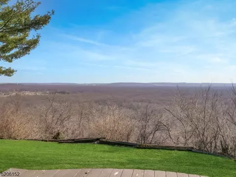 10 Pepper Rd, Montville Twp., NJ 07082