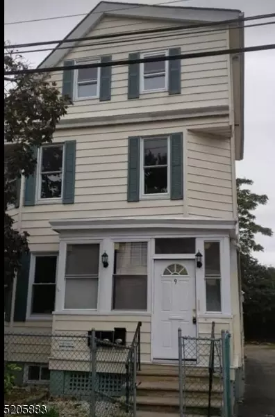 9 Leslie Pl, Irvington, NJ 07111