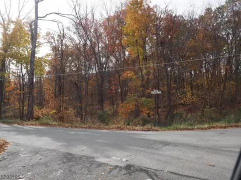19 Upper Lake Dr, Wantage Twp., NJ 07461