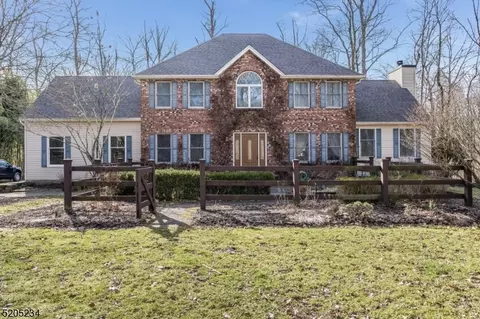 45 Lockatong Rd, Stockton, NJ 08559