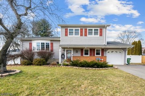 105 Carter Ter, Hackettstown, NJ 07840
