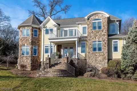 3 Cory Ct, Mountainside, NJ 07092