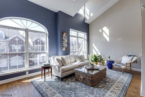 912 Redspire Dr, Union, NJ 07083