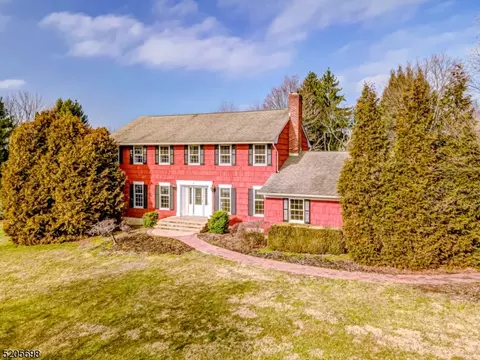 41 Winding Way, Flemington, NJ 08822