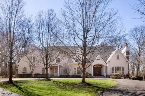 24 Charlotte Hill Dr, Bernardsville, NJ 07924
