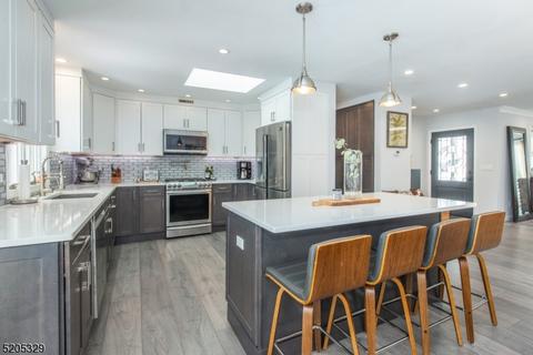 23 Mountain Rd, Wayne, NJ 07470 photo 3