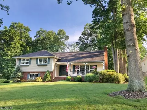 32 Hilldale Rd, Montville Twp, NJ 07058