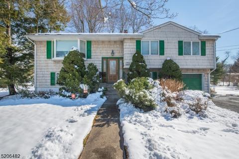 130 Andover Dr, Wayne, NJ 07470