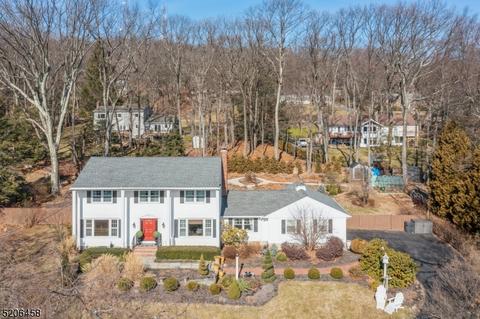 33 Junard Dr, Morristown, NJ 07960