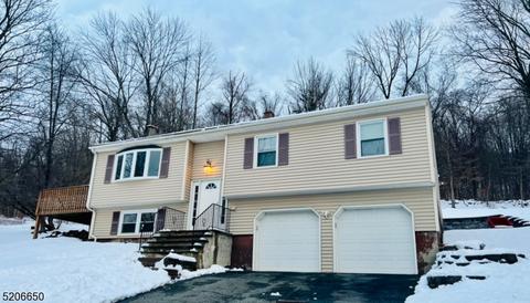 20 Valley Ter, Vernon, NJ 07462