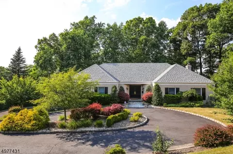 22 Fordham Rd, Livingston, NJ 07039