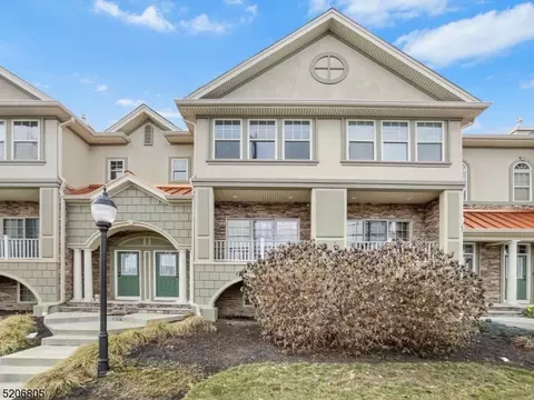 732 Green Ln, Union, NJ 07083