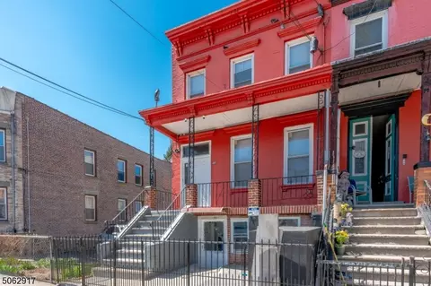 75 Giles Ave, Jersey City, NJ 07306