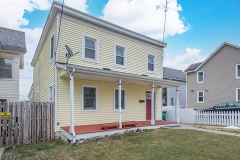 33 Hamilton St, Newton, NJ 07860
