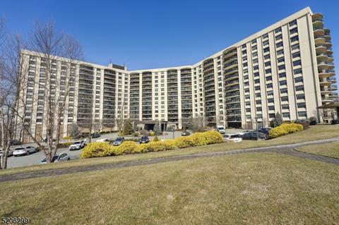 2 Claridge Dr #1MW, Verona, NJ 07044