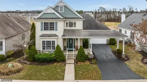 42 Merlin Dr, Washington, NJ 07882