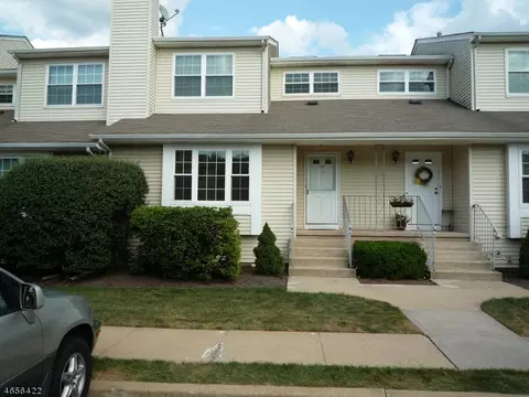 28 Westlake Ct, Somerset, NJ 08873