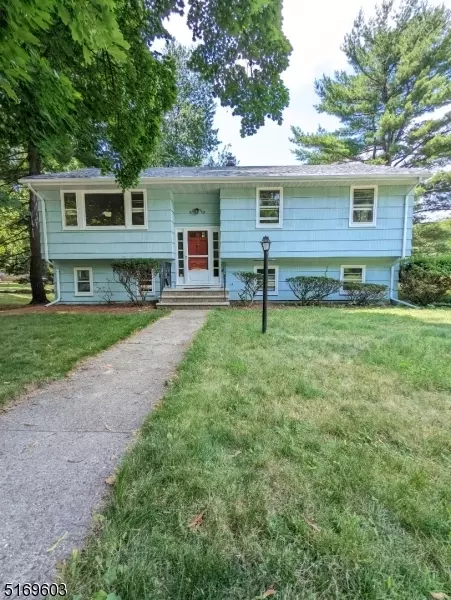 138 Grant Ave, Cresskill, NJ 07626