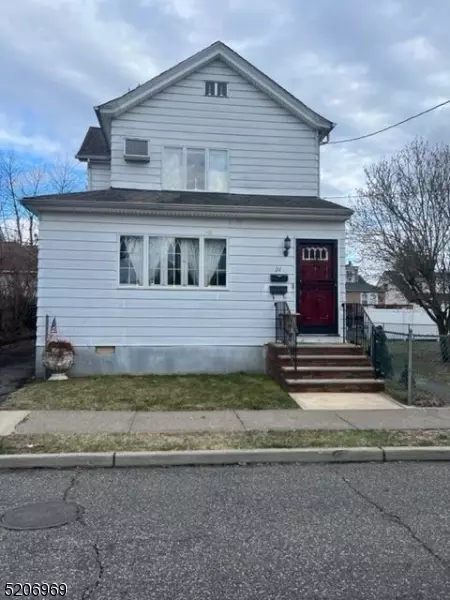 26 Franklin Pl, Totowa, NJ 07512