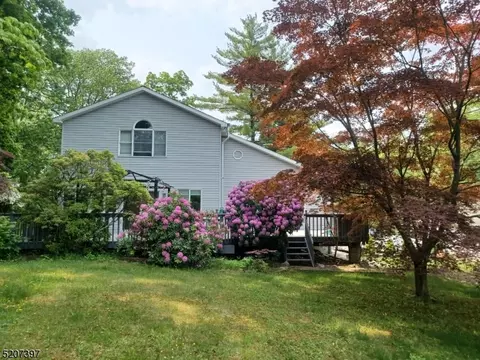 116 Lakeside Dr, Sussex, NJ 07461
