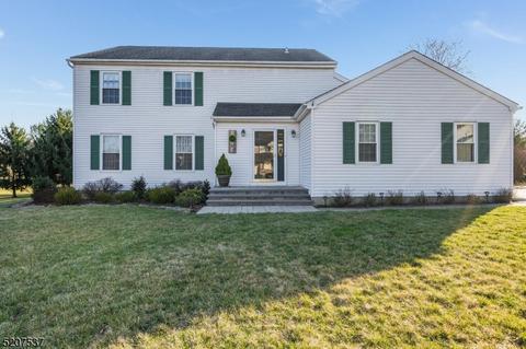 4 Angus Rd, Flemington, NJ 08822