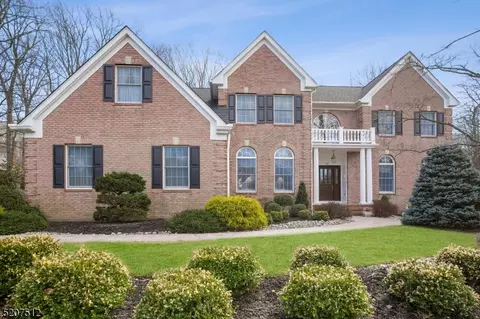40 Canterbury Rd, Denville, NJ 07834