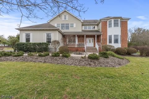 5 Dixon Ln, Montgomery, NJ 08502
