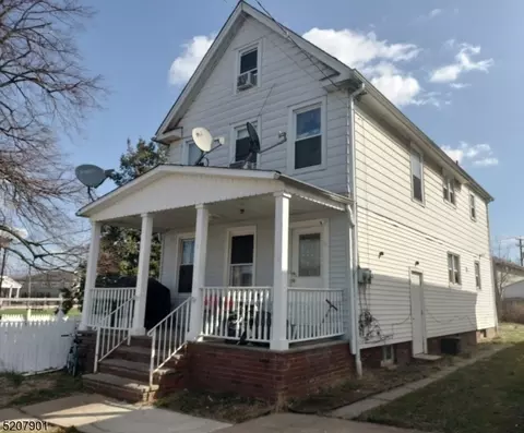 172 Emerson St, Carteret, NJ 07008