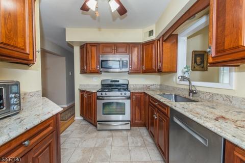 153 Chestnut Dr, Wayne, NJ 07470 photo 10
